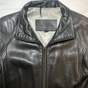 Real leather vintage guess leather jacket with zipper detailing